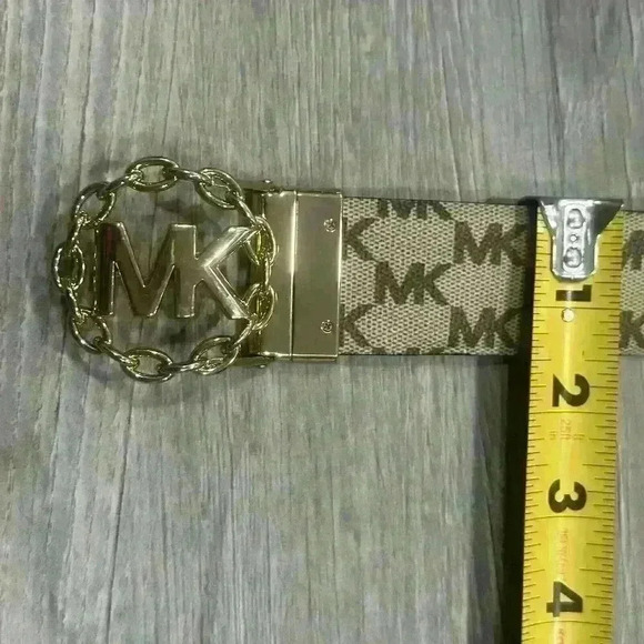 Michael Kors Vanilla/Brown Signature Reversible Gold Chain Logo Belt GUC READ - Picture 10 of 11